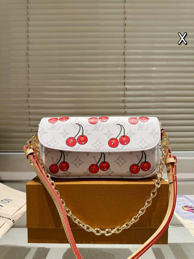 牛皮版本 Lv 樱桃系列 2025新款 Lv 路易威登 Wallet On Chain Ivy腋下包 ～～Lv Ivy链条包 也是这两年的大爆款 两根肩带 包里