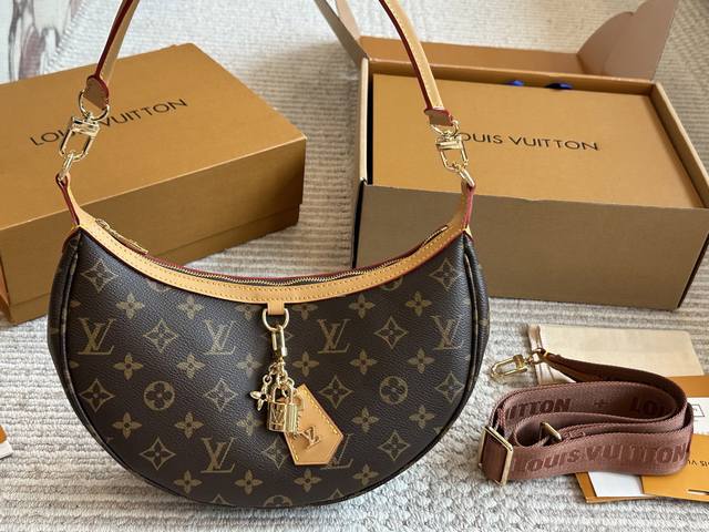 新款 配盒复刻版 Size：30*16Cm L家 月亮包 Loop 牛仔夏天超级火， 可真的有它火的道理呀！ 真真香！真真香 手提斜挎腋下 Get多种背法