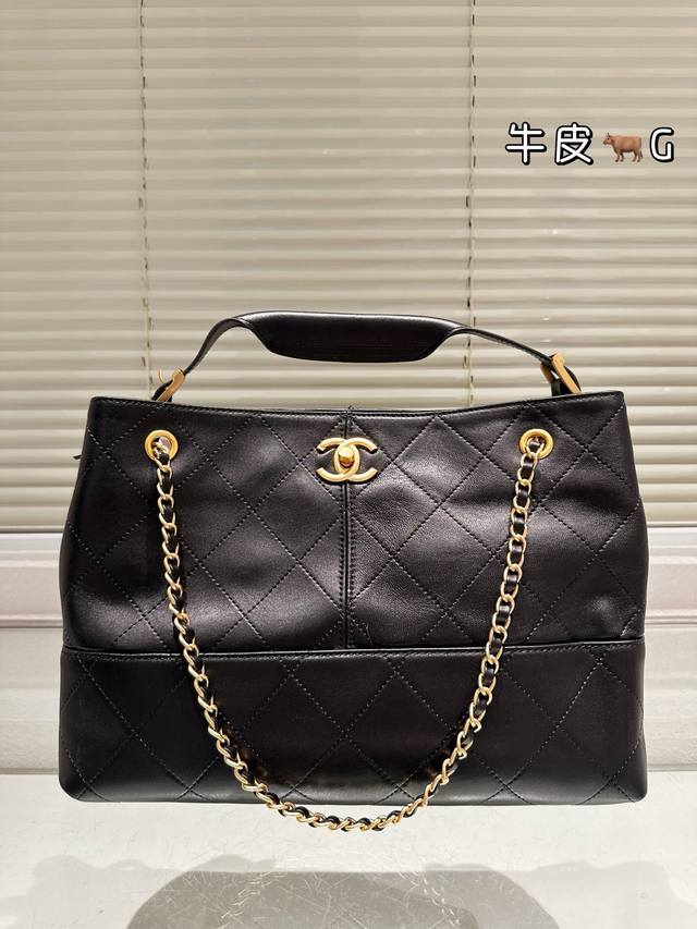 头层皮 Chanel25S手提包 慵懒随性又好背 上身满满的惊喜 高级慵懒又随性 彻底心动的一只 Size： 34.24Cm