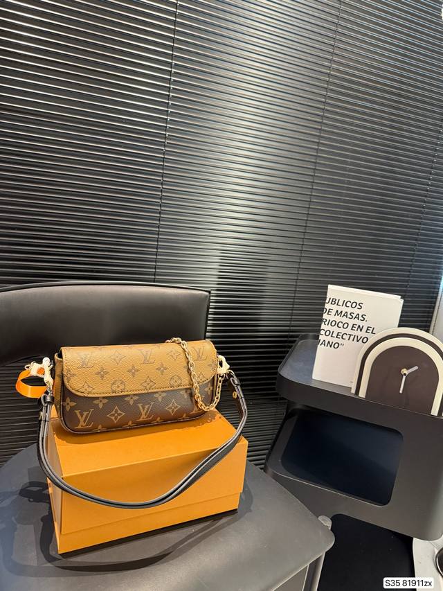 配折叠盒子 Lv Ivy腋下包斜挎包 又酷又飒低调的奢华 可盐可甜 极致美感 绝美女孩就是你 尺寸：22.5 12 货号81911Zx