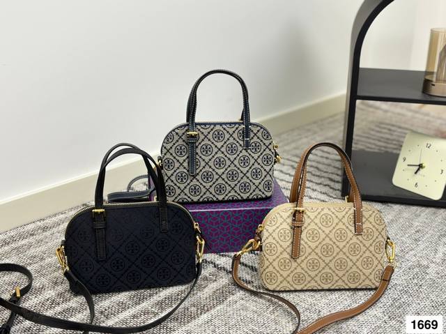 Tb 托里伯奇 迷你 贝壳包 超级洋气的一款 无须质疑 专柜爆款就是它 托里 伯奇 Tory Burch 是很受年轻人欢迎哦尺寸21 14Cm