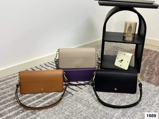 配折叠盒子 托里伯奇风琴腋下包 背上非常气质 感觉很适合上班背大小也刚刚合适 十字纹更耐造 尺寸：25 13