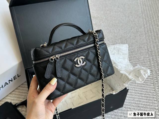 原版牛皮 一Chanel 25C爆款Ip盒子包 运气超级好~ 包型是Lp40的大小非常精致可爱这一季最难买的款产量极少19Cm 折叠盒