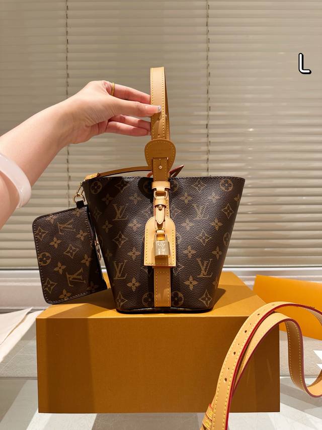 配礼盒新品 Lv专柜最新款All In Bb手提包 预测即将是下一个大爆款 尺寸17.19