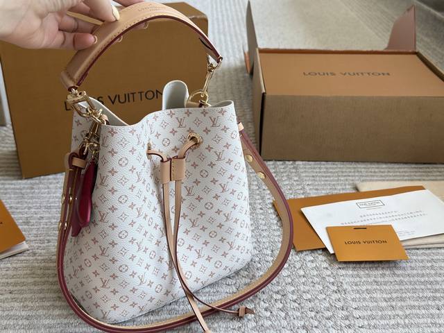 折叠礼盒包装 ｜原单 Lv Neonoe 香槟桶 Lv Neonoe 水桶牛皮原单系列 对比原版软底。Lv 路易威登20新款Neonoe抽绳水桶包单肩女包Lou