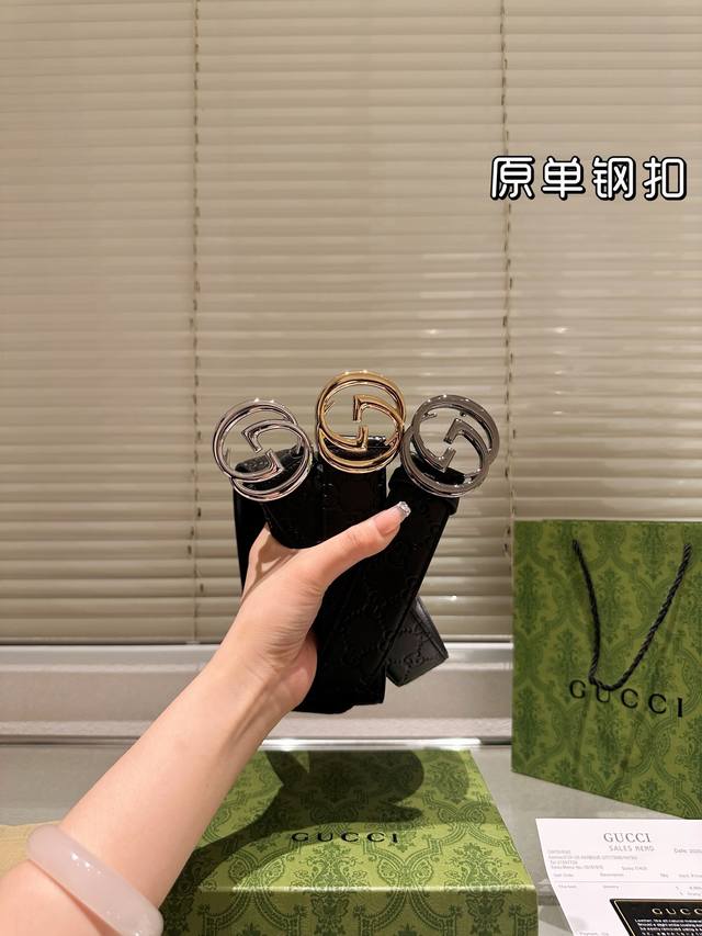 钢扣 高版本！腰带 Gucci牛皮皮带～热门款 男女通用皮带里面最火的版本啦～质量很好 全套包装！五金绝对不褪色 皮带头和专柜一样的哦～ 配礼盒手提袋发票
