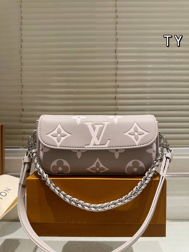 牛皮版本 2025新款 Lv 路易威登 Wallet On Chain Ivy腋下包 尺寸22 13Cm