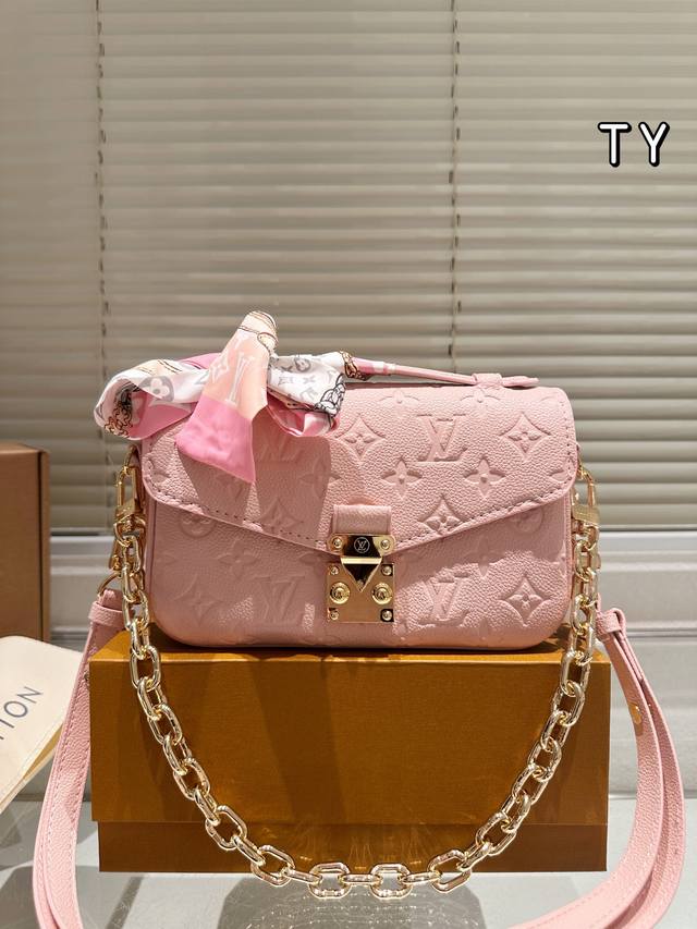 牛皮版本 Lv Pochette Metis East West Mini 新款邮差包 Lv邮差包老花手提单肩斜挎包，优雅低调的外形设计和宽敞的包身更加入了实用