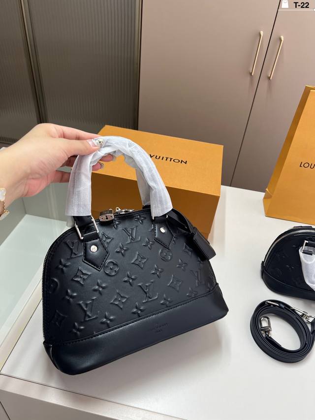 大 Lv新款贝壳包 很高级 可盐可甜 极致美感 绝美女孩就是你 T-22尺寸17×13 24×18折叠盒