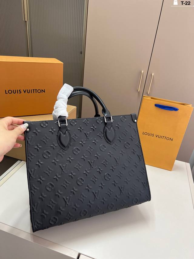 Lv路易威登托特包 奢华与经典的古驰老花托特 包型方正挺括 非常气质 T-22尺寸35×27飞机盒