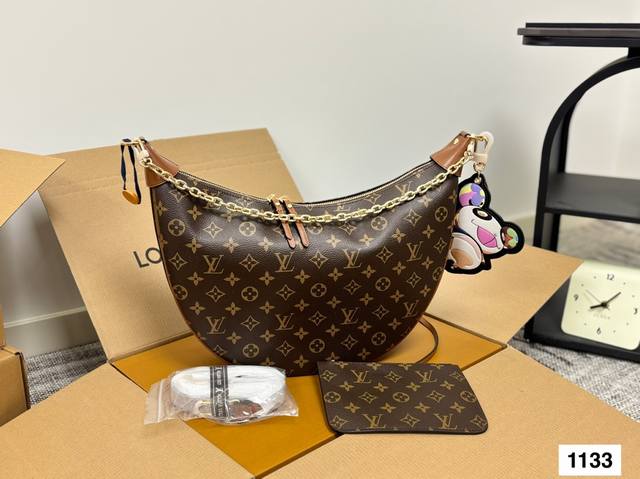 Lv Loop Hobo 顶级原单版 超喜欢这个大碗豆包包，可甜司御 卫衣西装都可以搭！尺寸35 25Cm 全套礼盒包装