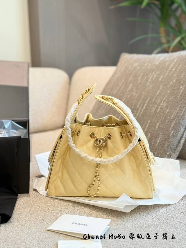 原版 22Bag劲敌出现 Chanel 顶流将易主25Bagchanel25Ss黑金荔枝纹牛皮25Bag中号2 终于拿到25Bag的中号啦 和小号相比中号除了外