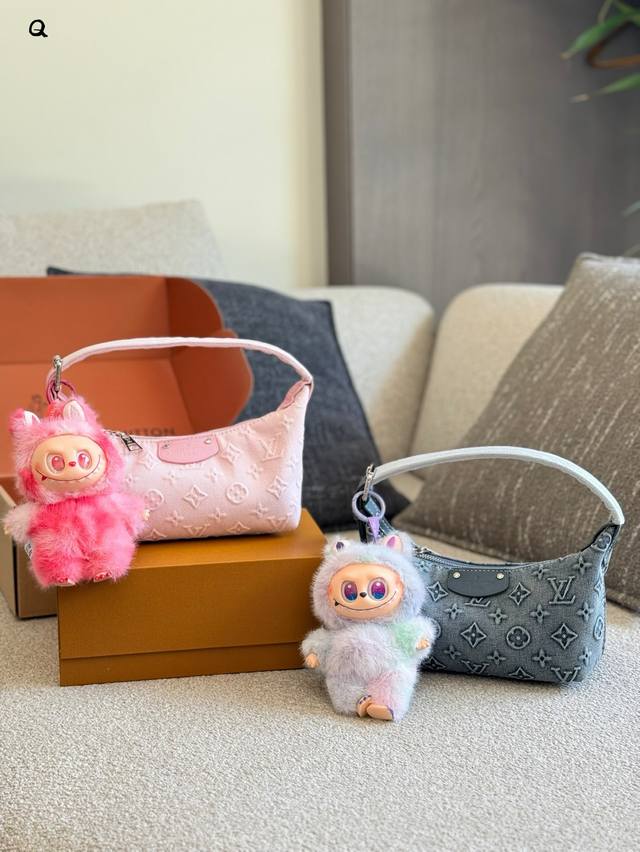 挂件P50 Lv 丹宁浮雕便当包20Cm 双盒包装