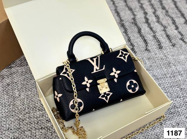 Size：20 L家 Madeleine Bb 非常喜欢这种带手柄的包 拎起来很有感觉！ 搜索Lv