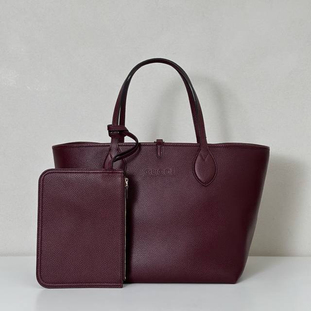 专柜品质，顶级原单货，实物实拍！款号839112安可拉红，尺寸：宽30Cm 50Cm X高27Cmx侧宽23Cm，