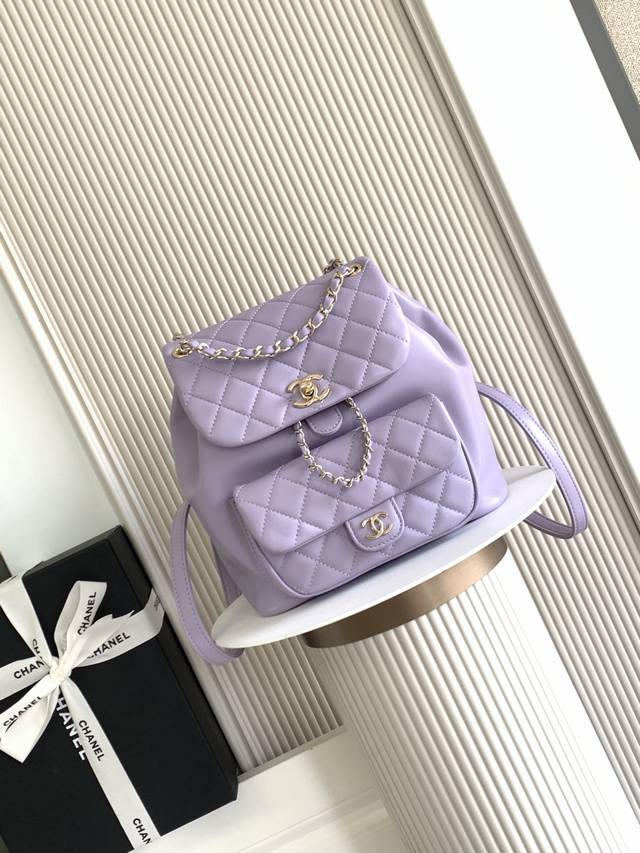 Cheanl As3618 22C 早春Duma羊皮大号双背包 Zp53430购入22C 全新Dumaylp大号背包[微笑]虽然说是大号，但实物一点都不大哦 超