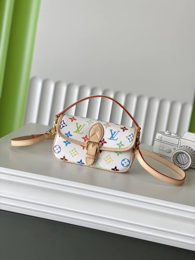 正品级 M14194 19X10.5X6 Nano Diane 白彩法棍包 顶级原单 变码芯片