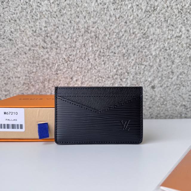 正品级 顶级原单 M67210水波纹以Monogram Macassar帆布制成的Neo 卡包是携带重要卡片的首选。黑色皮质饰边使路易威登经典图案更加抢眼。尺寸