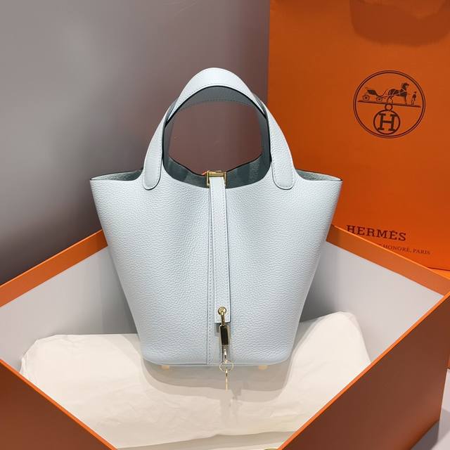 半手工蜜蜡线 颜色：圣杯蓝 头层 小荔枝牛皮_ 全钢五金 _ 仿手工工艺 独家高性价比品质 柔软细腻面料 到手无一不惊喜 尺寸18Cm