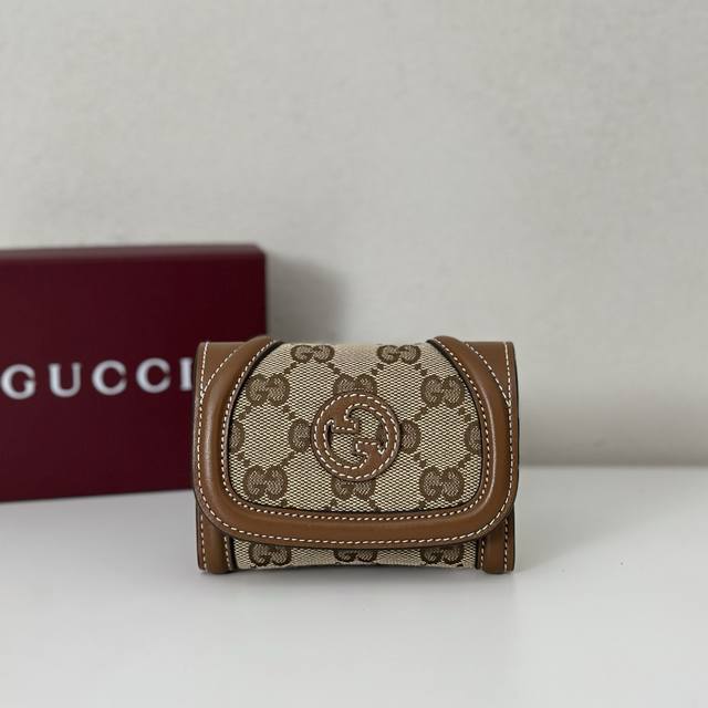 专柜品质，顶级原单货，实物实拍！款号818811杏布 棕皮，尺寸：宽11X高9，