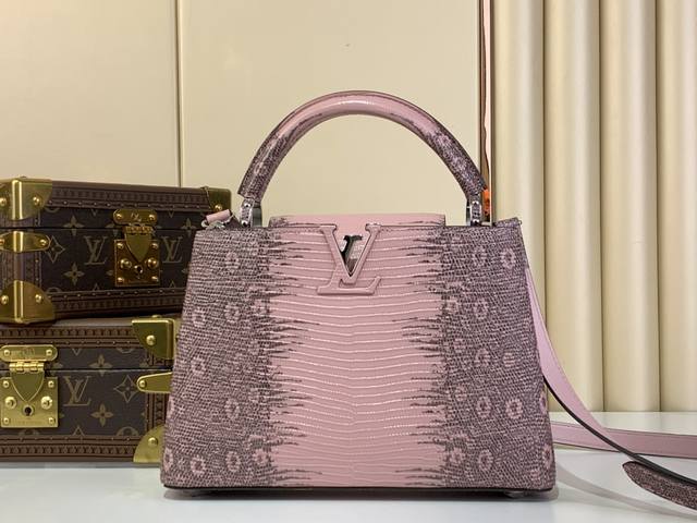特级原厂 独家实拍 Capucines Bb手袋 N48865 98177 粉色蜥蜴 牛皮压蜥蜴纹 Capucinesbb 手袋精巧融合雍容蜥蜴皮外层、细腻绵羊