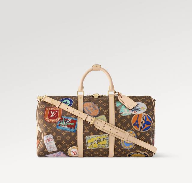 M15042本款163C01动态芯片 Keepall BandoulièRe 50 旅行袋为 Monogram 帆布点缀路易威登旅行贴纸，巧妙传递复古格调。可拆