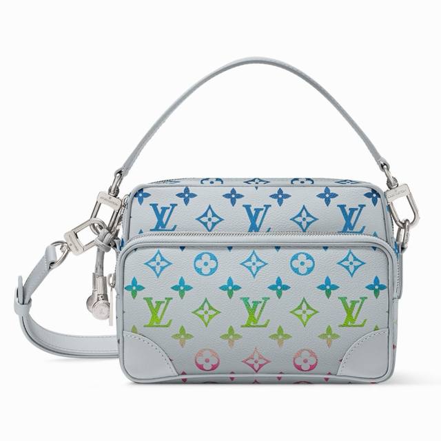 动态163 M13897 顶级原单 动态变码 Nil 手袋时尚小巧,属于 Monogram Archive 系列,以 Monogram 涂层帆布制作包身,并饰以 动态163 M13897 顶级原单 动态变码 Nil 手袋时尚小巧,属于 Monogram Archive 系列,以 Monogram 涂层帆布制作包身,并饰以