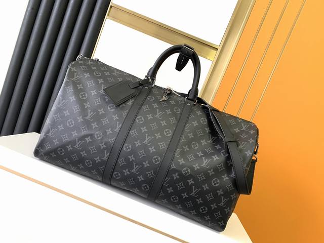 顶级原单 M40569 M45604 M40605 Keepall 45，50，55 55旅行袋，由全新标志性黑灰Monogram Eclipse帆布裁制而成。