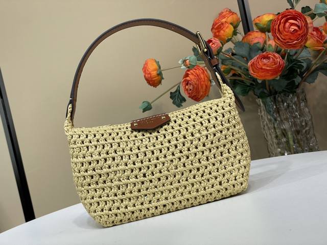 顶级原单复刻独家实拍 Hills Pochette 腋下包 M14304 棕色编织 拉菲草 这种别致的Hills Pochette版本以拉菲亚提供，非常适合当季