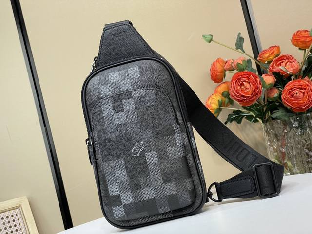 顶级原单复刻独家实拍 Bolsa Sling Avenue M14953 黑格 马赛克 黑色Damoflage帆布重新审视了Sling Avenue包的当代设计