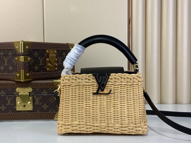 顶级原单复刻独家实拍 Capucines 迷你手袋 M14365 黑色 编织 本款 Capucines 迷你手袋向路易威登于 1892 年推出的 Picnic