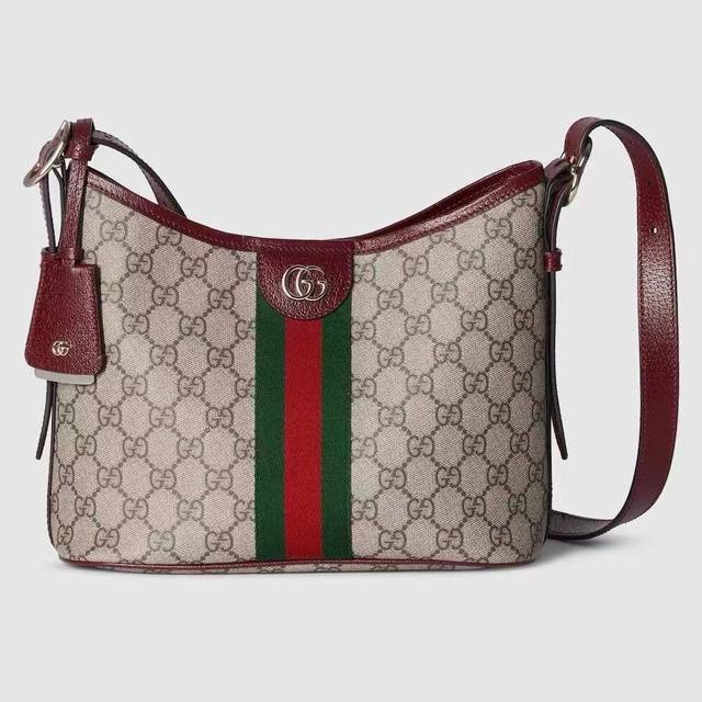 Gucci新款专柜品质，顶级原单货，实物实拍！款号836872啡红。尺寸：宽23X高21X侧宽12。出货啦！