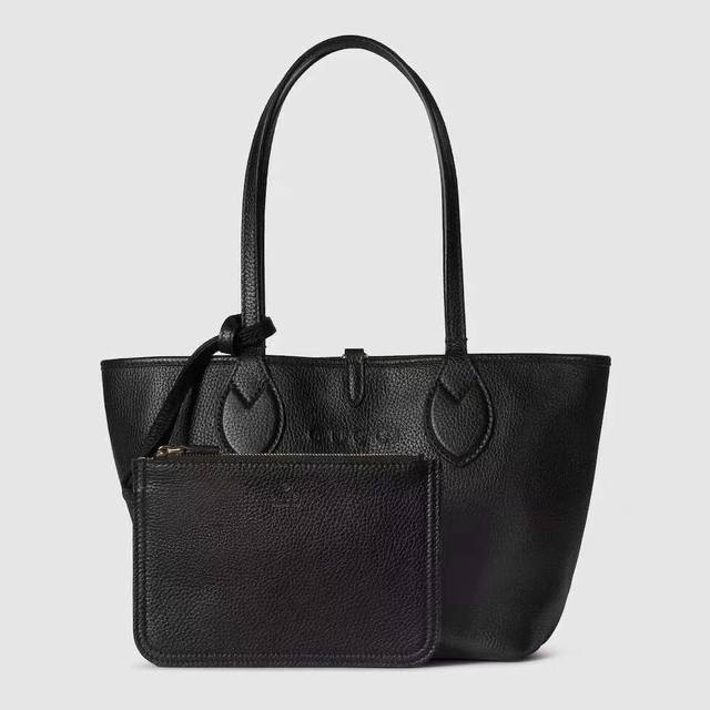 Gucci新款专柜品质，顶级原单货，实物实拍！款号839124克皮。尺寸：宽21X高18.5X侧宽16。出货啦！