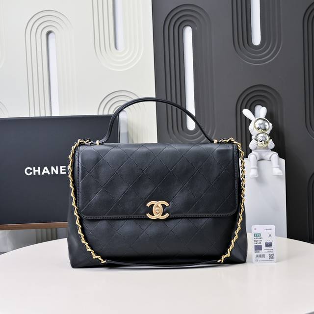 大号 25S黑金公文口盖包太帅了吧！ 手提着满满的复古学院风~单肩、斜挎又有不一样的气场，很适合职场姐妹~高质量高难！高级手工坊公文包高级手工坊高级来袭这一季的