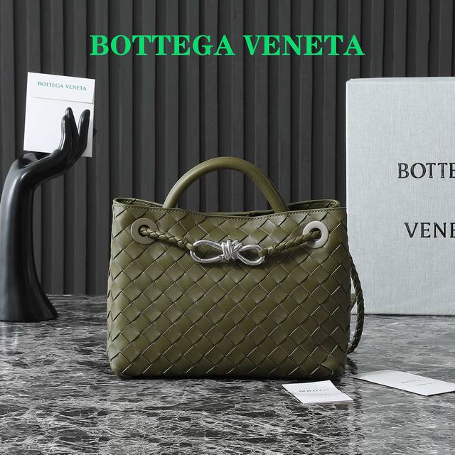 编号：80841 Bottega Veneta 夏季系列Andiamo手袋，大牌明星相继撞款！刘雯杜鹃井柏然米卡郭采洁等一众明星最爱新宠包袋 Andiamo向经