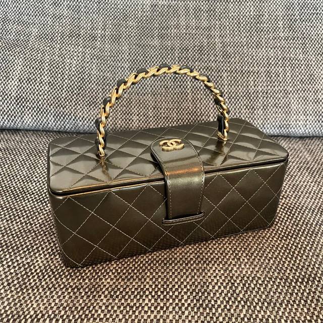 Chanel Vintage 珠光手提化妆包 尺寸:22X10X8.5Cm