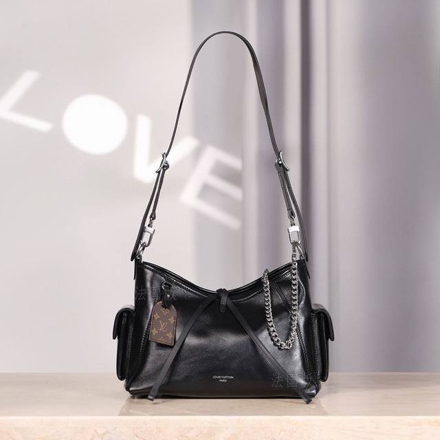 M 24861法国版本 意大利进口小羊皮 23 X 15 X 33.5 厘米 高 X 宽 X 长度