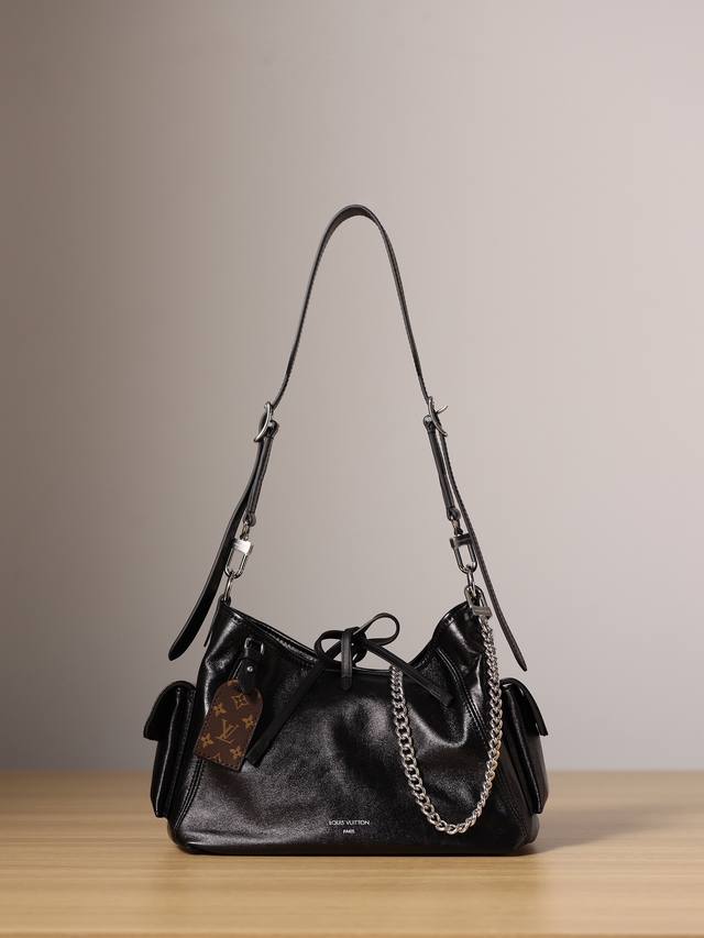 真正的渠道原厂货，正品级品质，我们确保所有材料，五金，车线，油边都达到正品百分百的原材料 M24861 Carryall Cargo 小号手袋 独家渠道货 可多