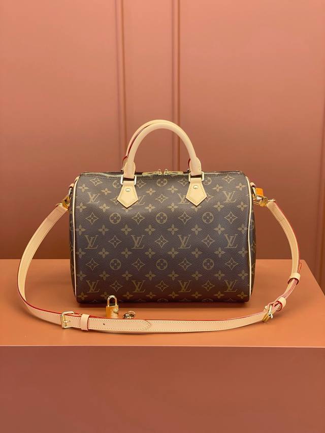 芯片钢 特级Mb芯片版原厂皮 Speedy 30 手袋 配肩带 型号：M41112 材料：A级全钢五金，进口原厂面料 包装：全套原厂免税Mb包装 尺寸：30X2