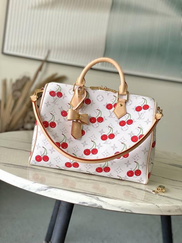 顶级原单 M14238 本款Speedysoft30手袋邂路易威登×村上隆复刻系列的个性美学。Monogram涂层帆布本次选择素净色彩,烘托日本艺术家笔下烂热烈 顶级原单 M14238 本款Speedysoft30手袋邂路易威登×村上隆复刻系列的个性美学。Monogram涂层帆布本次选择素净色彩,烘托日本艺术家笔下烂热烈