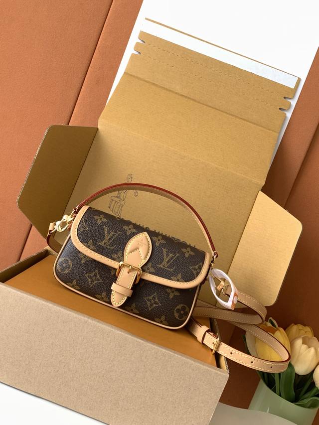 特级全钢 手袋#M83298 专柜正品版渠道货独家全网首发！ 此款按专柜西班牙产地定制工艺、动态芯片变码，原厂专款面料、原厂专款浅金电镀全钢五金 色泽与正品一致