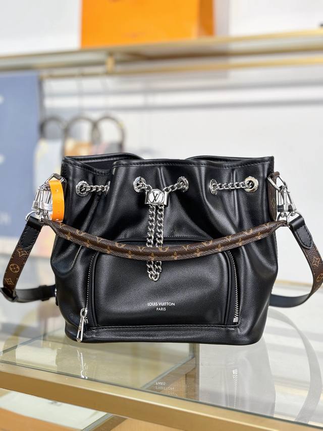 出厂价P 特级Mb163C芯片版原厂皮 No Way Vibe 手袋 型号：M14377黑色 材料：A级全钢五金，进口原厂面料 包装：全套原厂免税Mb包装 尺寸