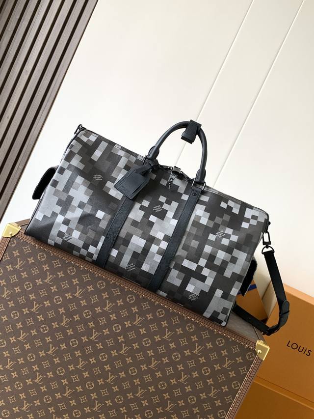 M14957 顶级原单 变码芯片163C 本款 Keepall BandoulièRe 50 旅行袋选用 Monogram Macassar 帆布，为侧带、名牌