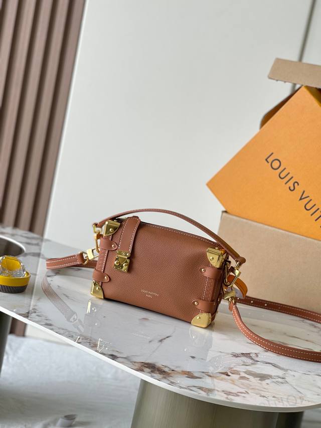 特级Mb163C01芯片版原厂皮 Side Trunk Pm 手袋 型号：M15224焦糖163C01芯片版 材料：A级全钢五金，进口原厂面料 包装：全套原厂免