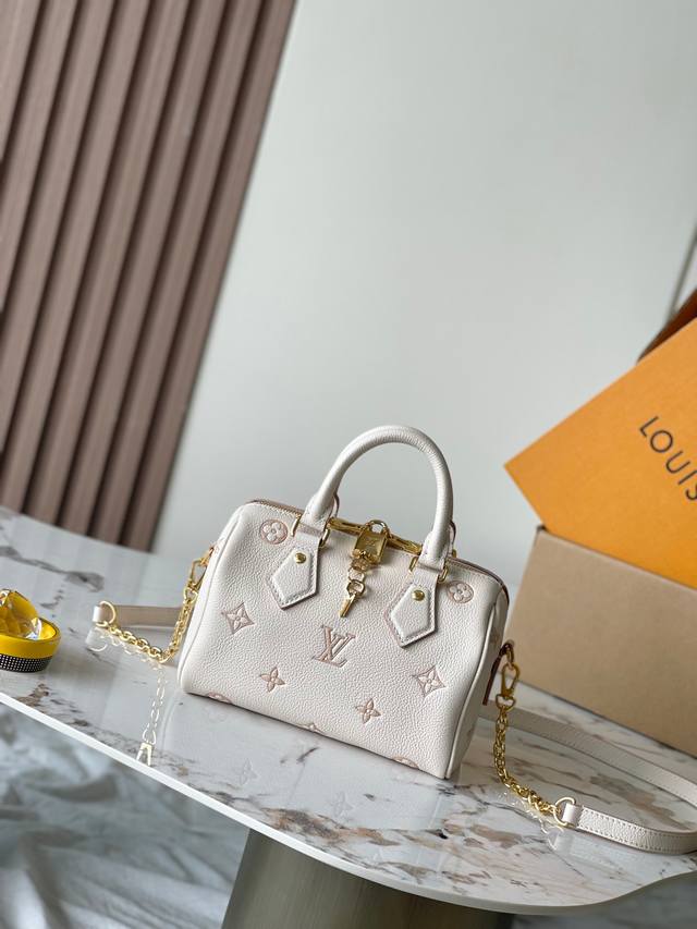 特级Mb163C芯片版原厂皮 Speedy BandoulièRe 20手袋 型号:M14291 材料:A级全钢五金,进口原厂牛皮 包装:全套原厂免税Mb包装 特级Mb163C芯片版原厂皮 Speedy BandoulièRe 20手袋 型号:M14291 材料:A级全钢五金,进口原厂牛皮 包装:全套原厂免税Mb包装