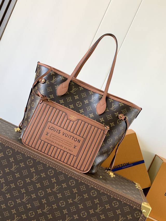 顶级原单，变码芯片 M11946黑色 M12061棕色 Neverfull Inside Out 中号手袋以 Monogram 帆布与粒面皮革演绎崭新双面设计，