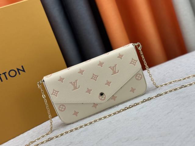 M14968原版 本款 Pochette FéLicie 链条包出自 Spring In The City 胶囊系列,为 Monogram Empreinte M14968原版 本款 Pochette FéLicie 链条包出自 Spring In The City 胶囊系列,为 Monogram Empreinte