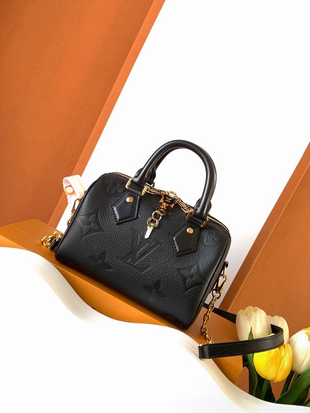 Speedy BandoulièRe 20 手袋 动态变码芯片 特级加强版 型号： M58953 皮料： 是意大利A级皮料 五金： 采用进口A级全钢五金 包装：