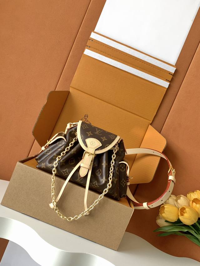 特级Mb高弹面料 OdysséE 手袋 型号:M25085 材料:A+级全钢五金,进口高弹面料 包装:全套特级免税Mb包装 尺寸:17 X 12 X 27 厘米 特级Mb高弹面料 OdysséE 手袋 型号:M25085 材料:A+级全钢五金,进口高弹面料 包装:全套特级免税Mb包装 尺寸:17 X 12 X 27 厘米