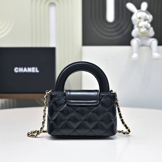 顶级版 23K Kelly手柄包 迷你款 时尚是一个轮回,大热门中古Kelly被Chanel重新设计焕发生机,中古Kelly以经典的手柄手提出名,在基础加上皮穿 顶级版 23K Kelly手柄包 迷你款 时尚是一个轮回,大热门中古Kelly被Chanel重新设计焕发生机,中古Kelly以经典的手柄手提出名,在基础加上皮穿